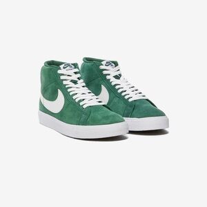 Nike Blazer 77   Kelly Green and White Classic Sneakers